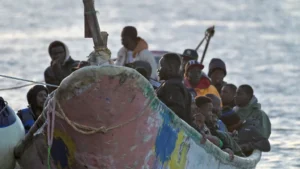 Llegada de inmigrantes en cayuco a la isla canaria de El Hierro