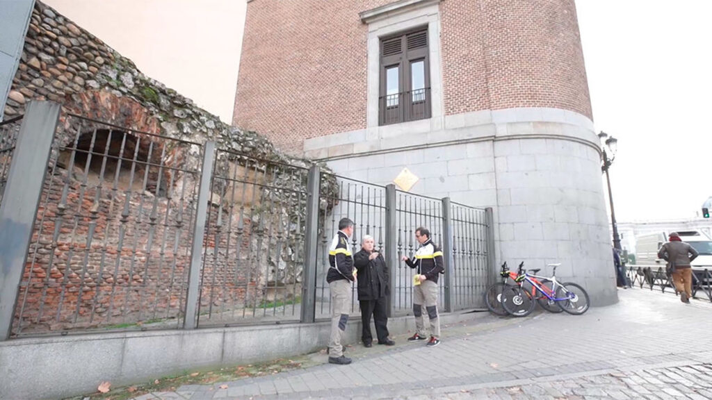 Fragmento de la antigua Cerca de Felipe II junto al Senado en Madrid