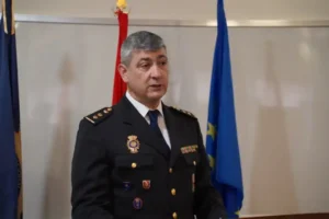 Comisario del Senado Julián Leandro Puente Martín durante una conferencia