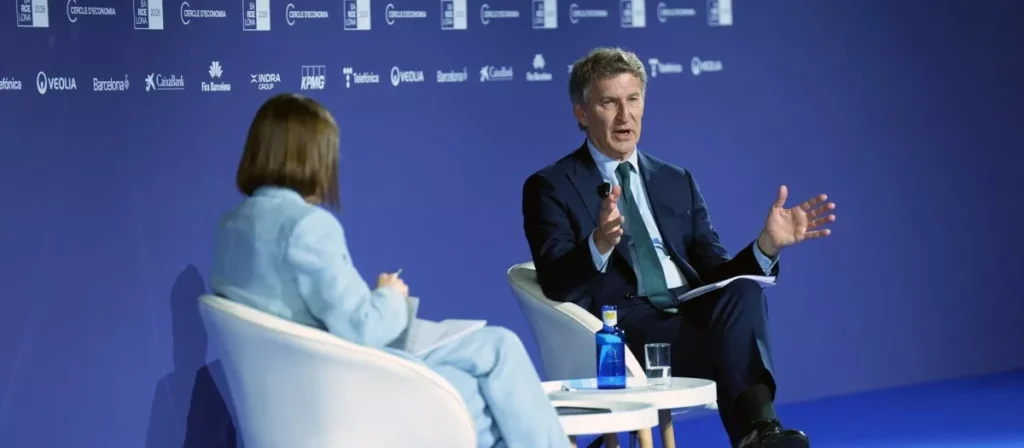 Alberto Núñez Feijóo hablando en el Círculo de Economía en Barcelona