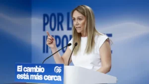 Vicesecretaria del PP, Alma Ezcurra, durante una rueda de prensa en Madrid.
